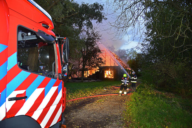 2019/213/20191027-17u33 GB 003 Grote brand IJweg NVP.jpg